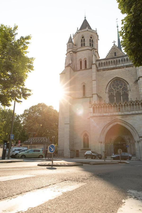 Suite Romanee 6 Personnes Vue Cathedrale 2 Places De Parking Dijon Ngoại thất bức ảnh
